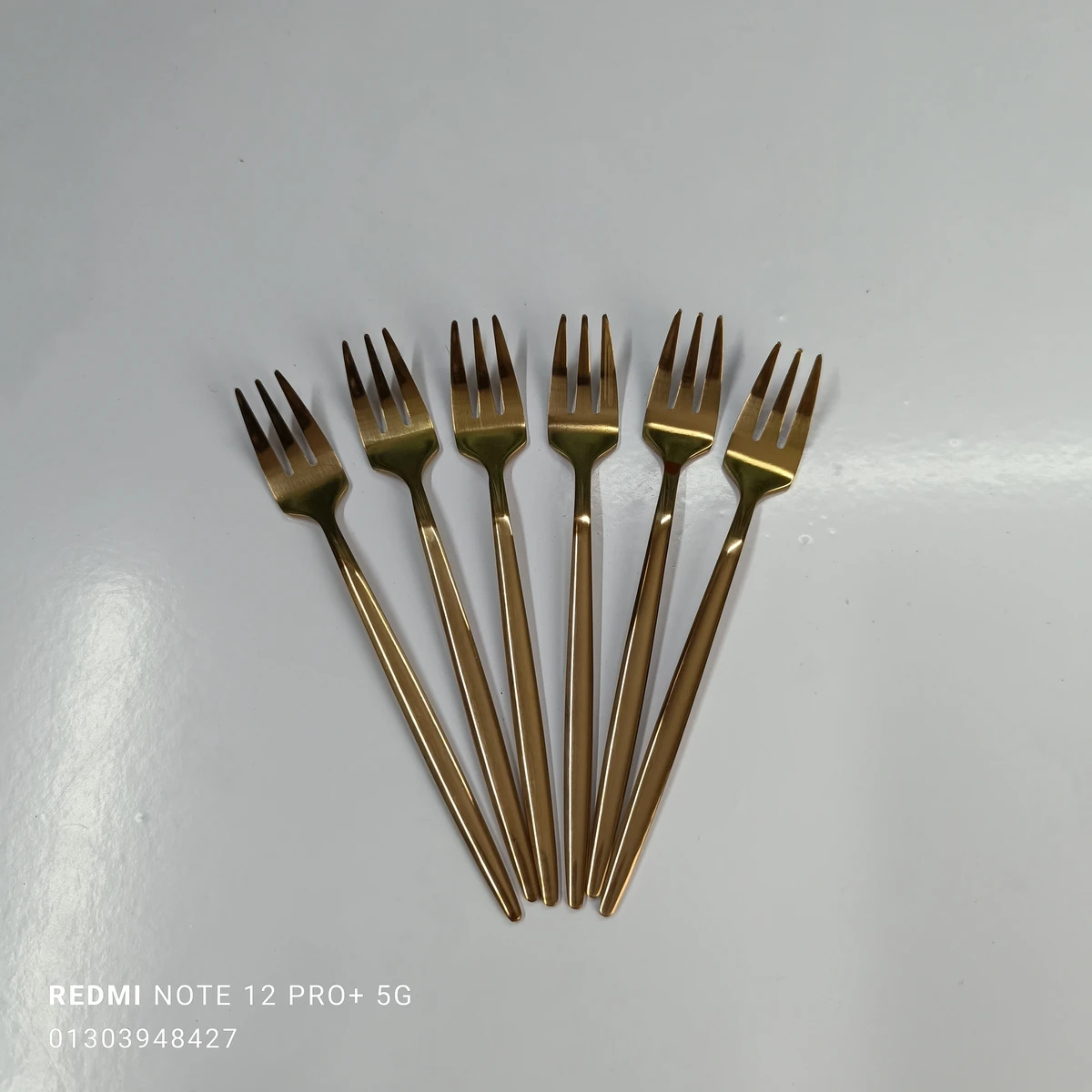 24-Piece Steel Cutlery Set Rose Golden  color - Image 9