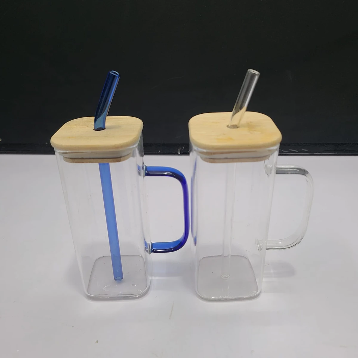 2 pcs Glass Mug, with Handle and Wooden Lid colour White-Blue