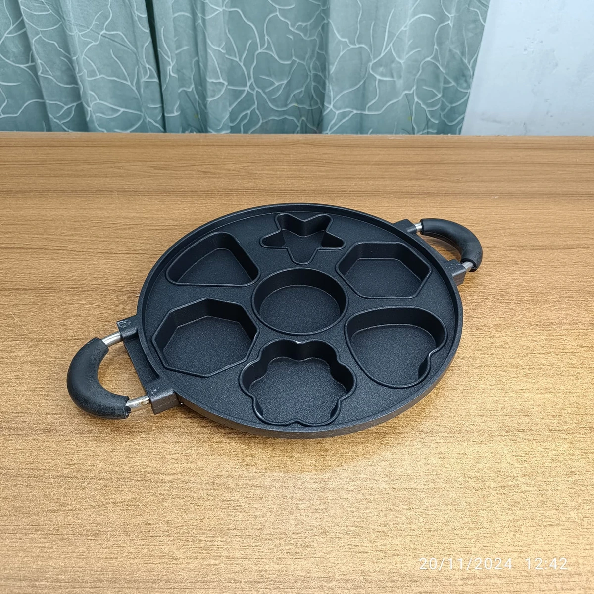 7-holes Baking Pan Non Stick Pan DIY Octopus Rice-meat Dumplings Egg Cake Dumplings Hamburger Kitchen Baking Mold love 4