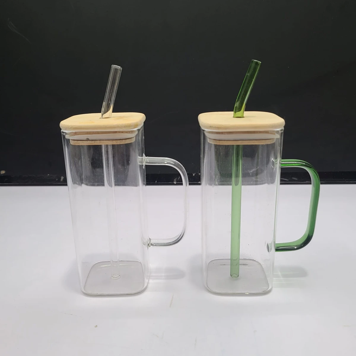 2 pcs Glass Mug, with Handle and Wooden Lid colour White-Green