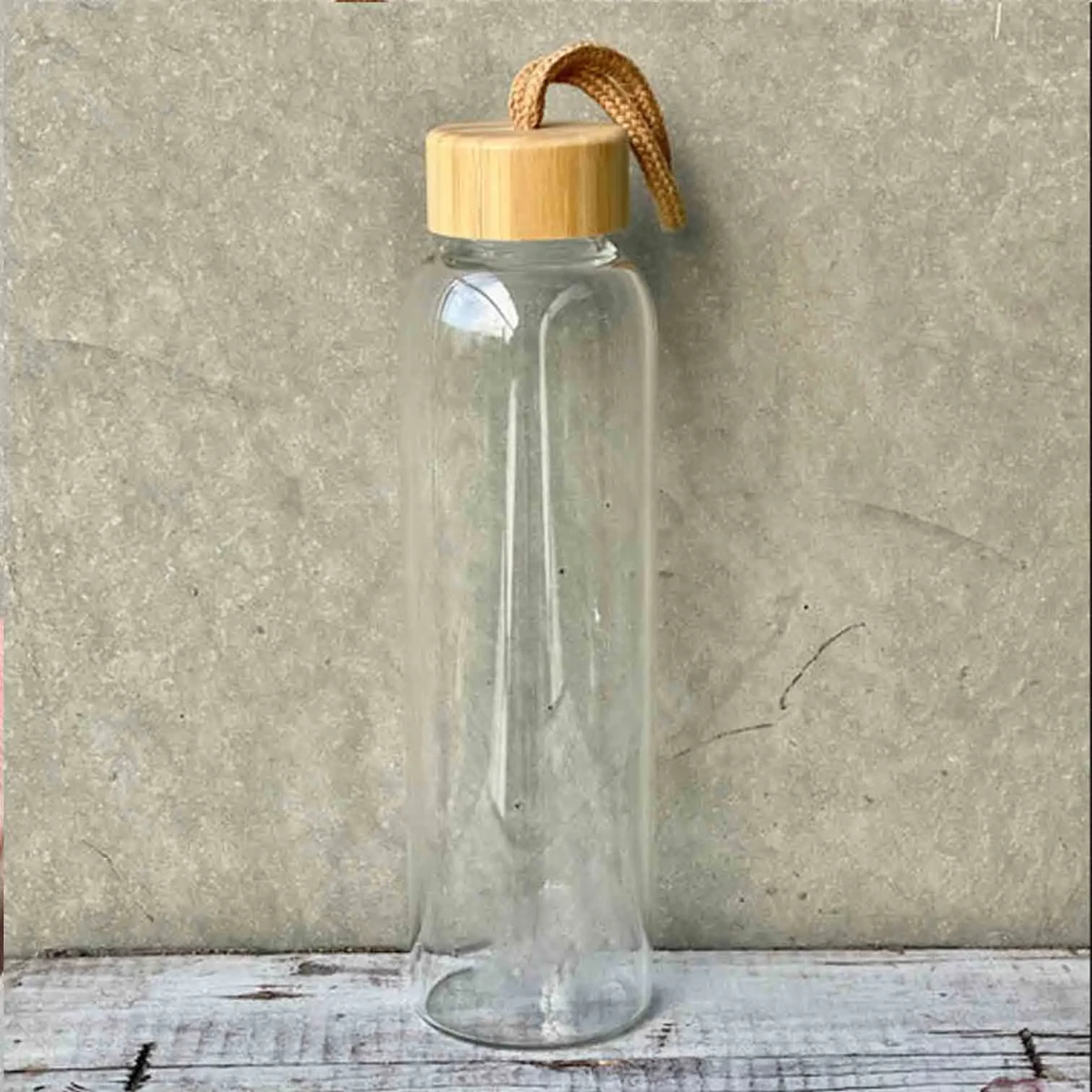 Wooden Lid Glass water bottle 600 ml